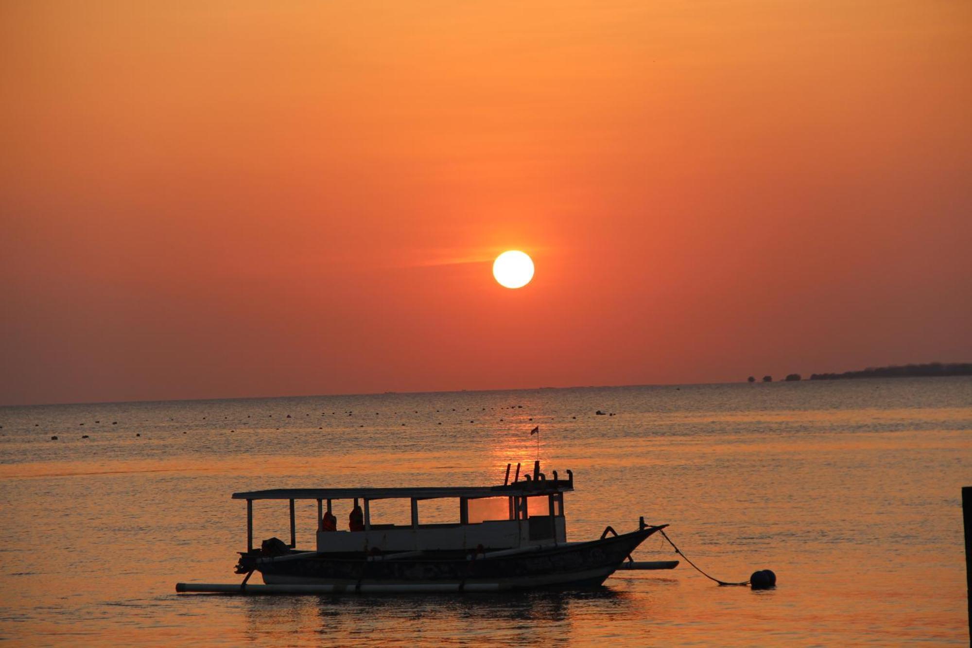 Pondok Wisata Gili Lampu Labuhan Pandan エクステリア 写真